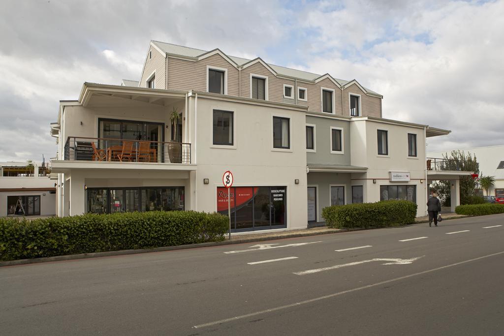 Marine Square Luxury Suites Hermanus Esterno foto