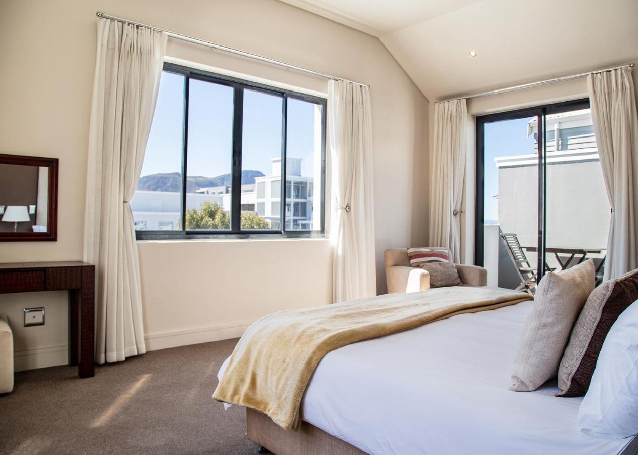 Marine Square Luxury Suites Hermanus Esterno foto