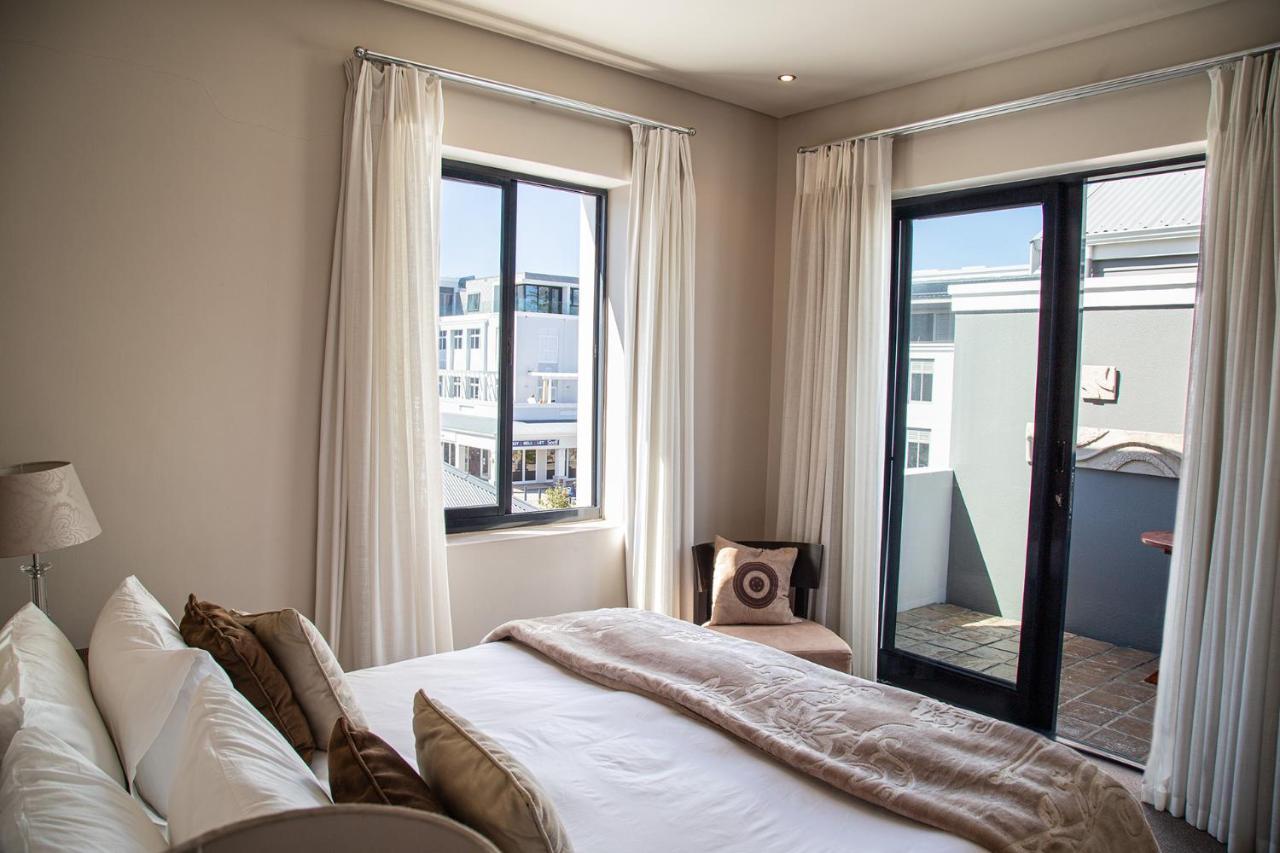 Marine Square Luxury Suites Hermanus Esterno foto