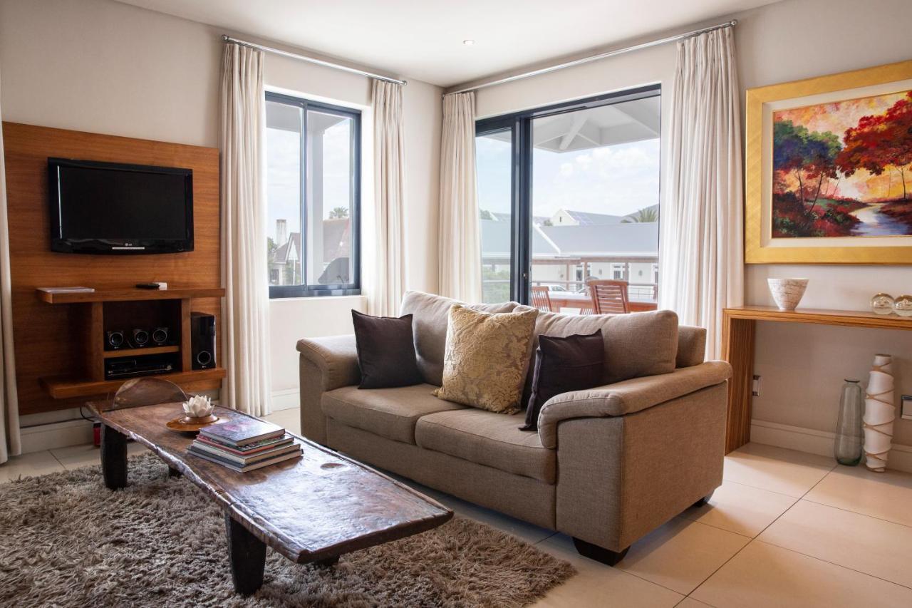 Marine Square Luxury Suites Hermanus Esterno foto